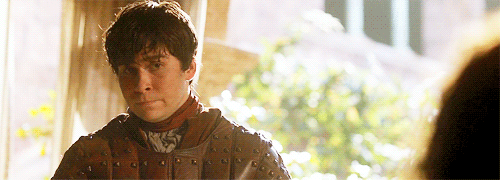 http://friendbookmark.com/images/GOT-gifs/game-of-thrones-gif-29.gif